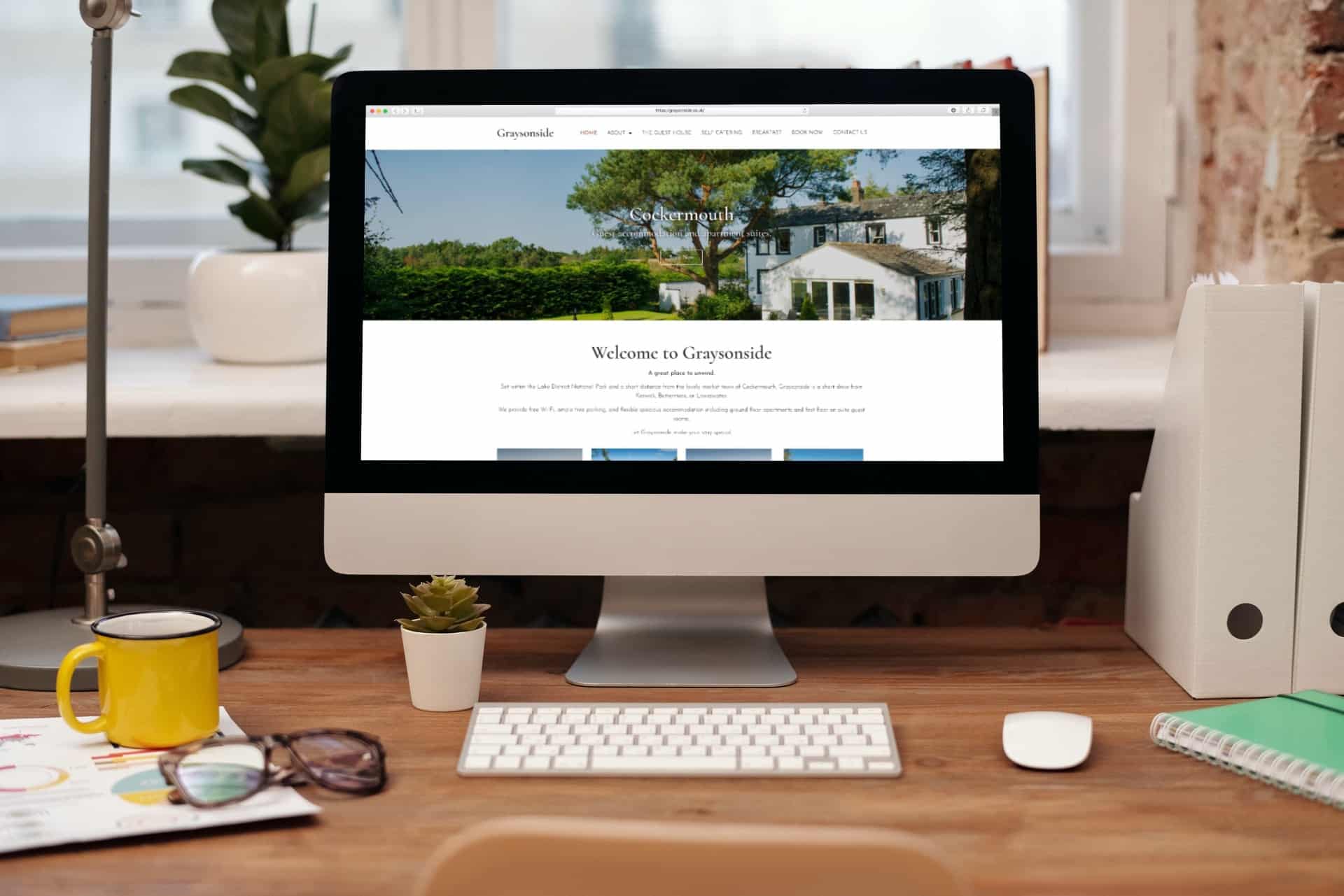 grayonside site mockup desktop