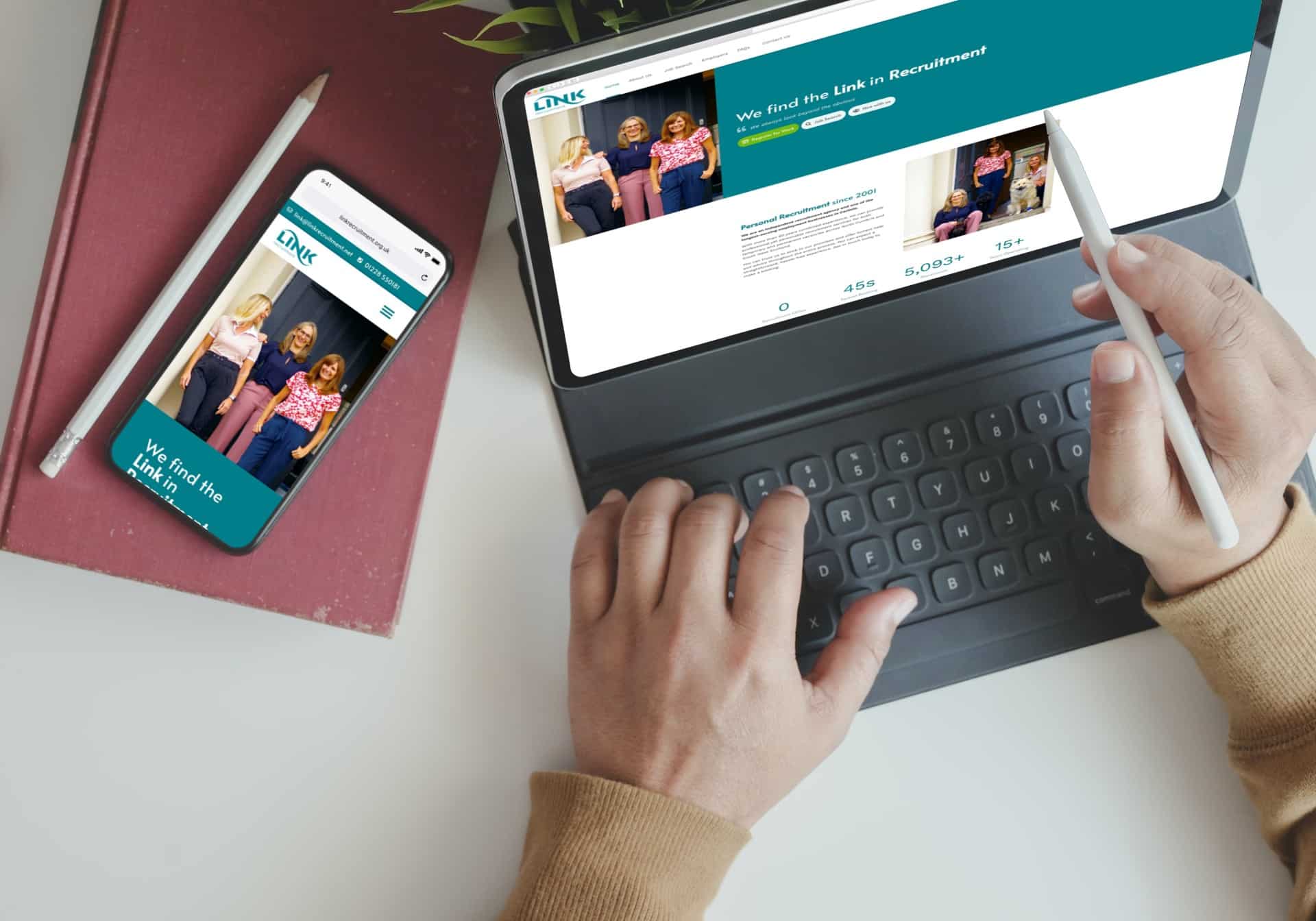 Link recruitment mockup on laptop and iphone